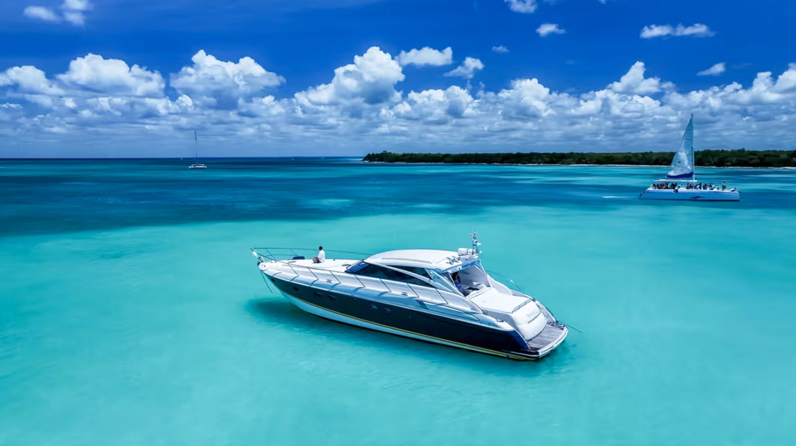Private Yacht Charter — Casa de Campo Marina
